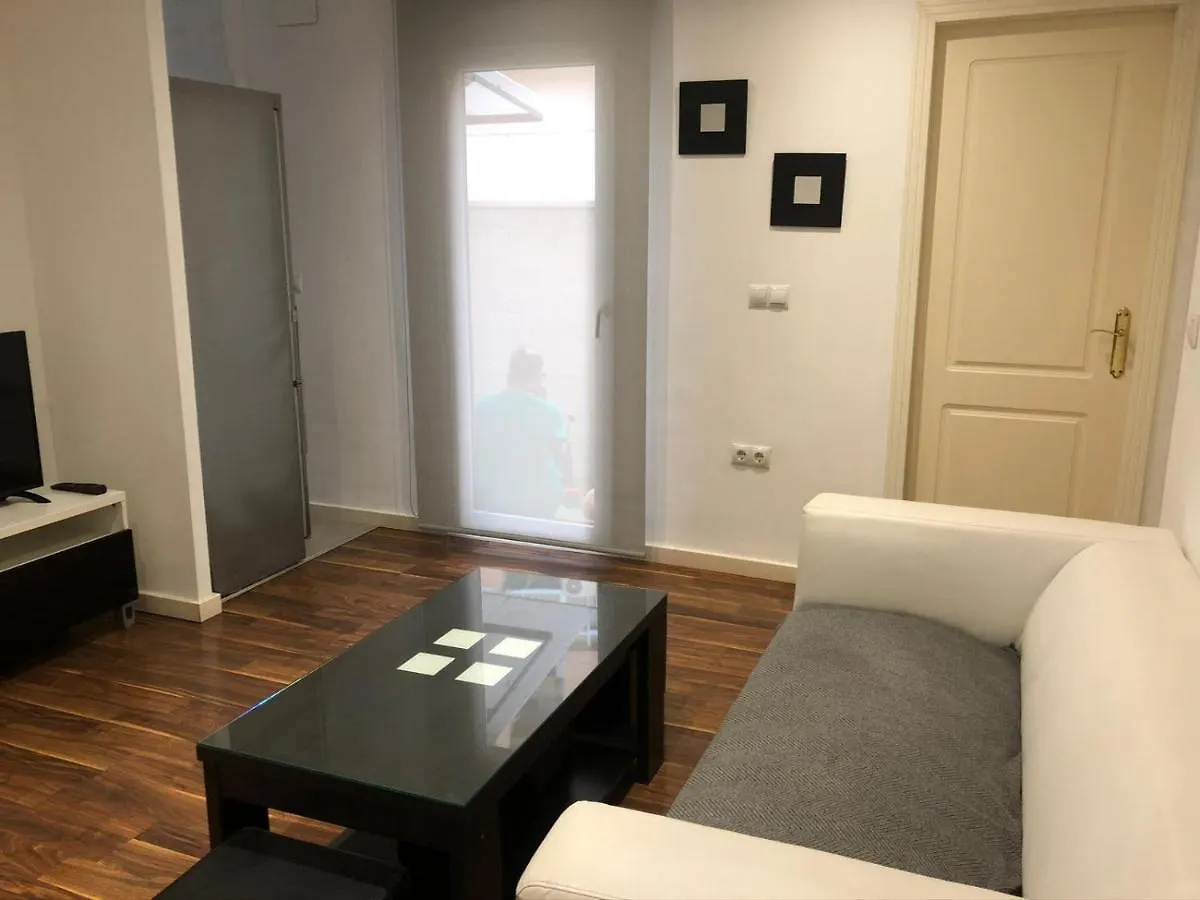 Ferienwohnung Precioso Piso Con Patio A 200M De La Playa Málaga Apartment