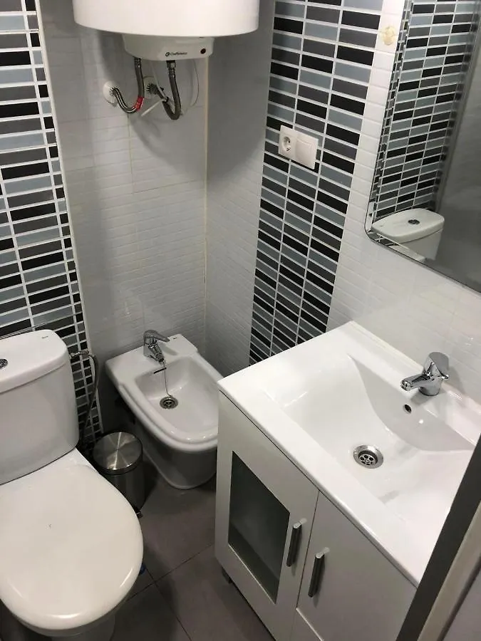 Ferienwohnung Precioso Piso Con Patio A 200M De La Playa Málaga